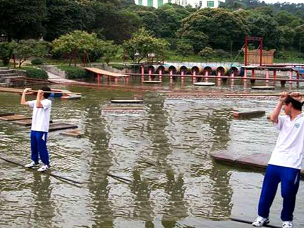 水上钢丝