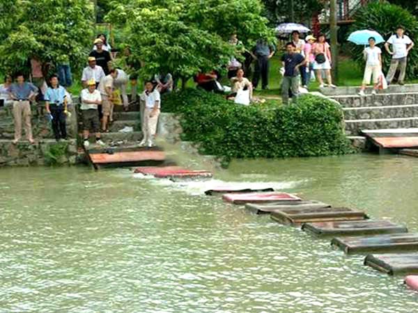 踏水无痕
