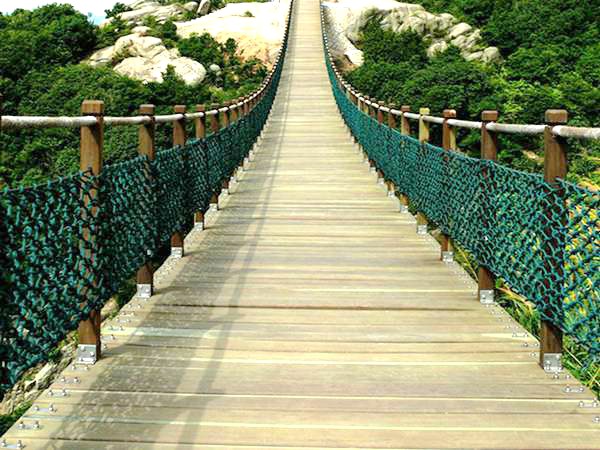 防腐木吊桥
