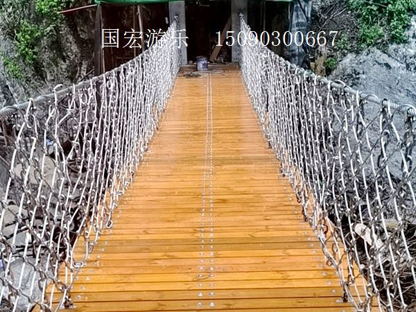 防腐木吊桥