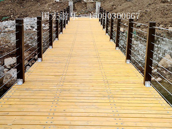 防腐木吊桥